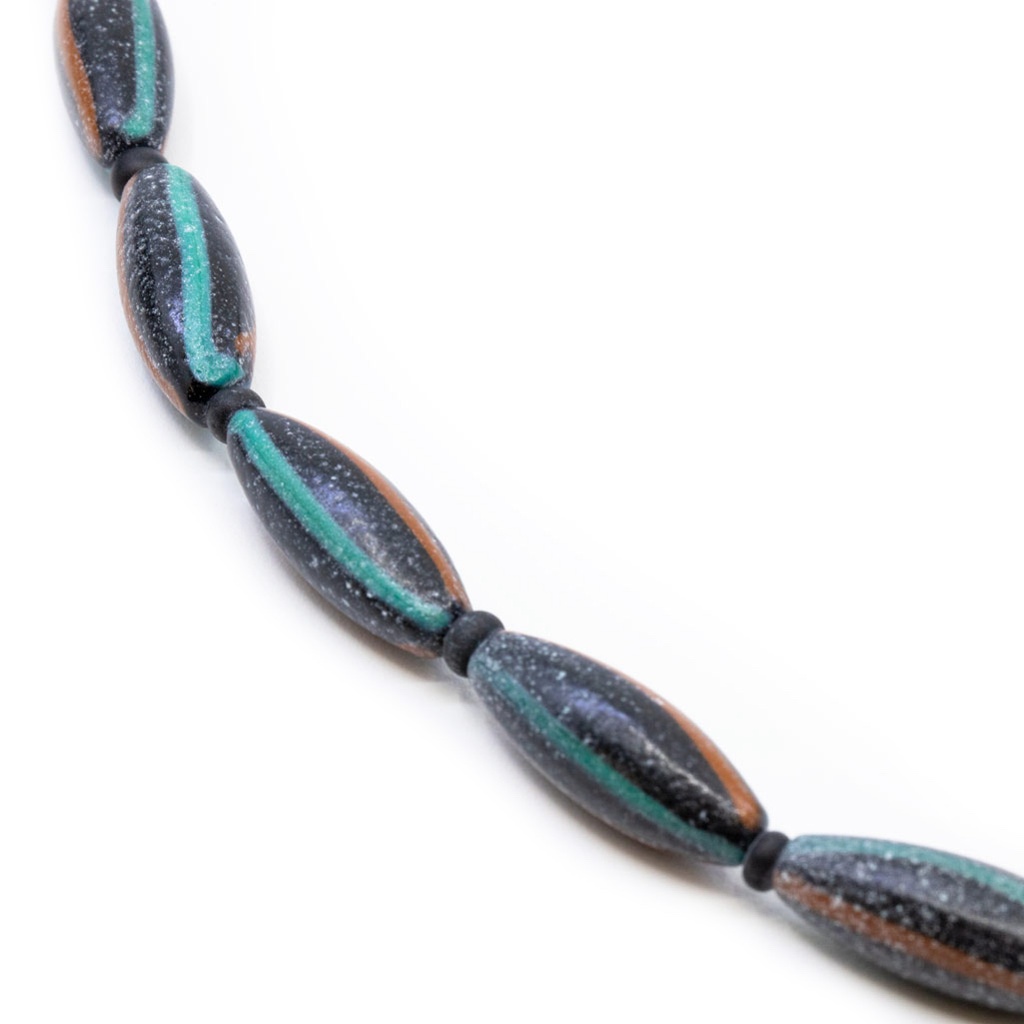 Collana Perle Etniche e di Baratto con olivette a finitura anticata