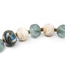 Collana Alchimia Upcycling con perle nei toni dell’azzurro