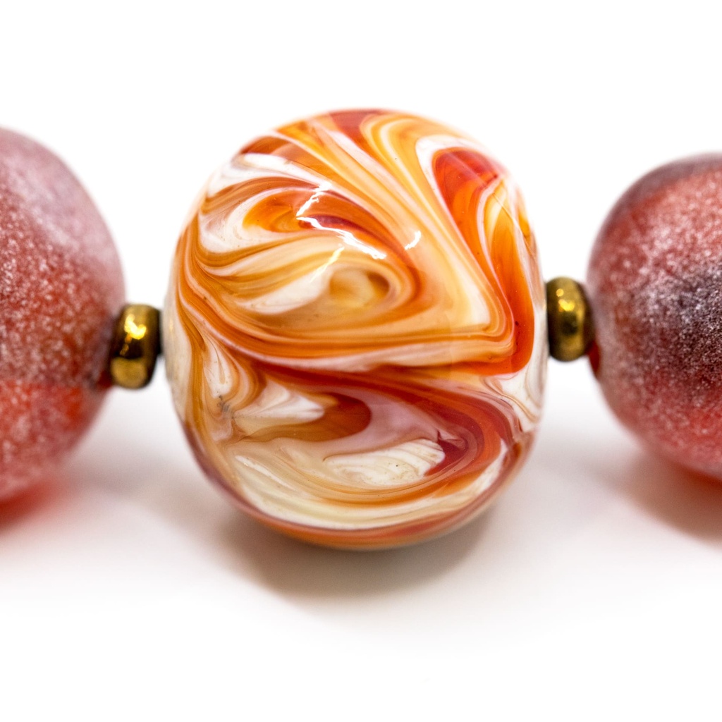 Collana Alchimia Upcycling con perle nei toni del rosso