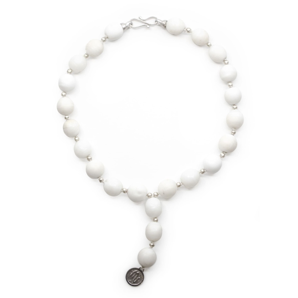 La Mostra necklace: Simplicity, Elegance and Uniqueness