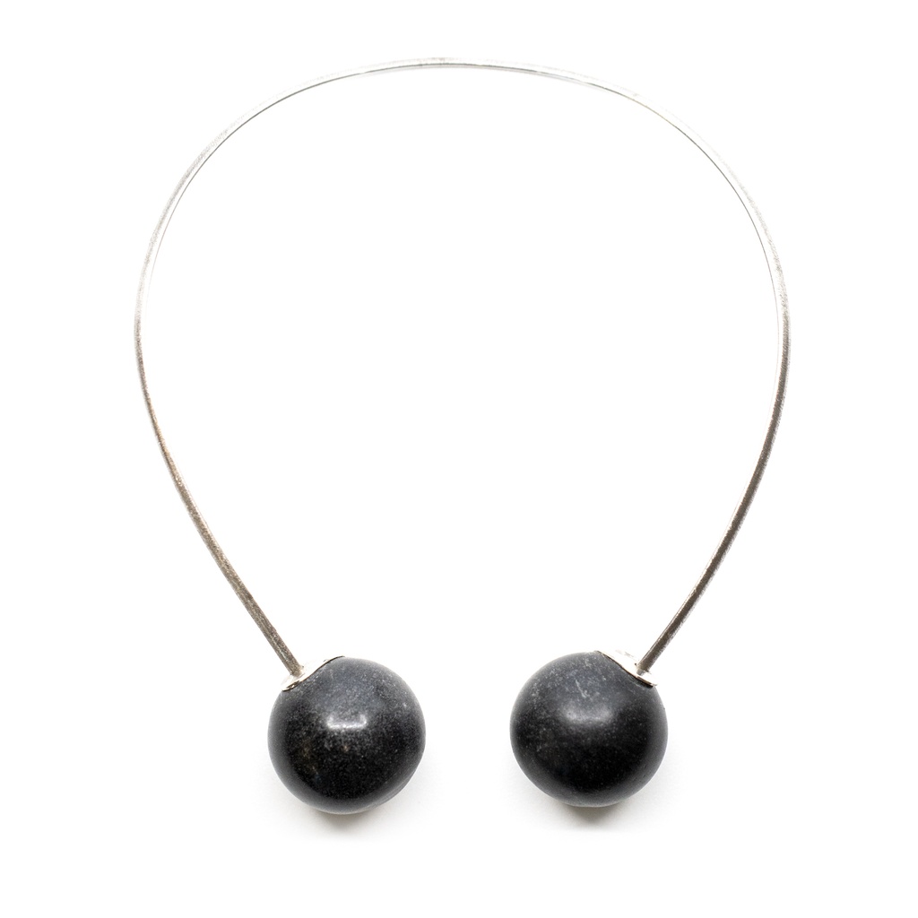 Alchimia choker: glass art meets essential design