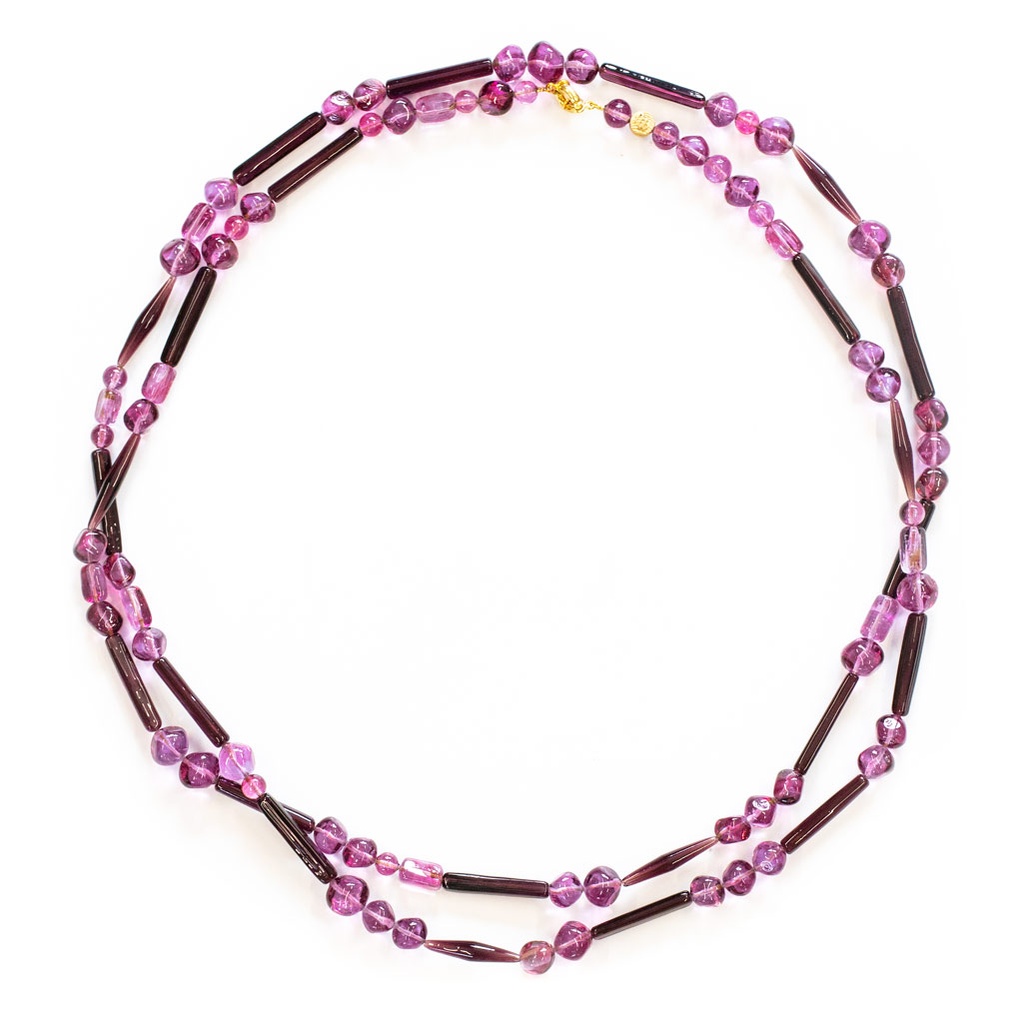 La Mostra necklace: the Elegance of Nuances