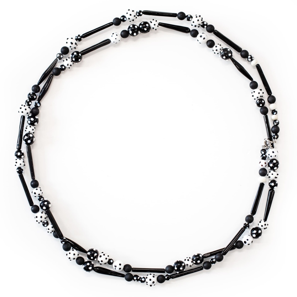 Collana La Mostra: eleganza dal design essenziale