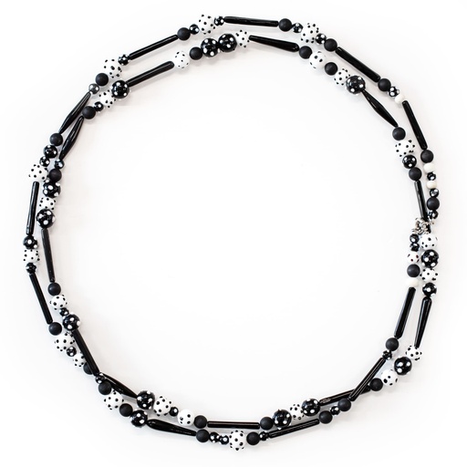 [A810X] La Mostra necklace: the Elegance of an Essential Design